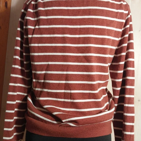 Italian Merino Yarn Striped Rust and White Sweater Size MED Banana Republic - Picture 7 of 8